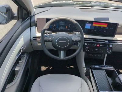 2026 Hyundai TUCSON HYBRID — photo 19 view