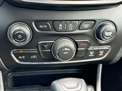 2019 Jeep Cherokee — photo 31 view