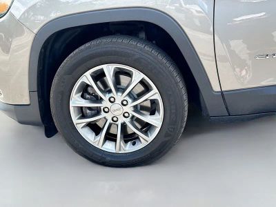 2019 Jeep Cherokee — photo 40 view