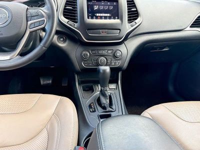 2019 Jeep Cherokee — photo 18 view