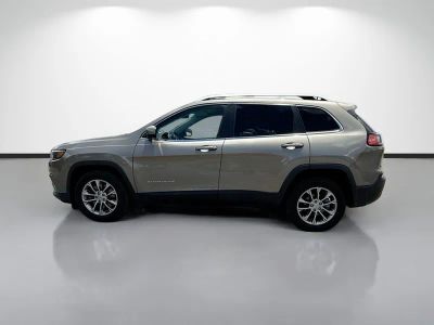 2019 Jeep Cherokee — engine compartment view