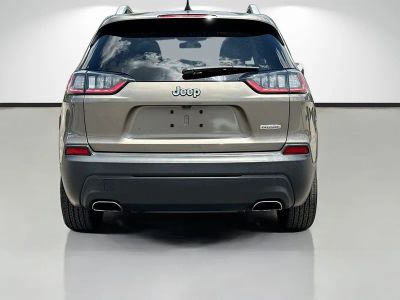 2019 Jeep Cherokee — interior view