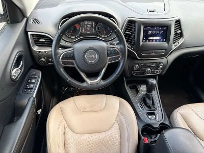 2019 Jeep Cherokee — photo 16 view