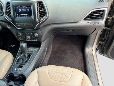 2019 Jeep Cherokee — photo 17 view