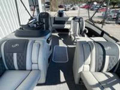 2026 Barletta Lusso L25UC - Photo 12