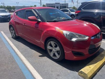 2013 Hyundai Veloster - Photo 2