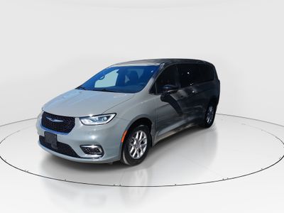 2025 Chrysler Pacifica - Photo 3