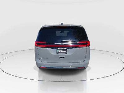 2025 Chrysler Pacifica - Photo 6