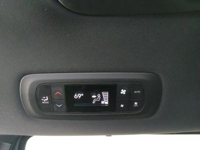2025 Chrysler Pacifica - Photo 18
