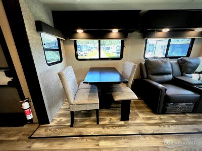 2022 Highland Ridge Mesa Ridge XLT — photo 9 view