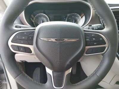 2023 Chrysler Voyager - Photo 12
