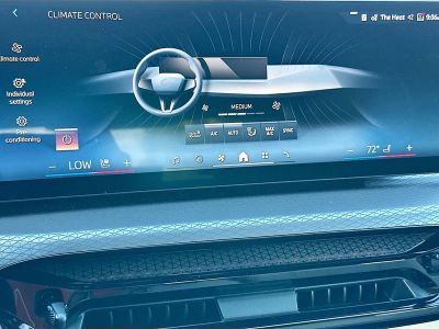 2026 BMW 3 Series — photo 13 view