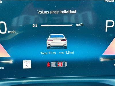 2026 BMW 3 Series — photo 9 view