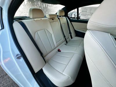 2026 BMW 3 Series — photo 22 view