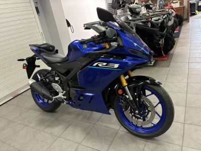 2026 Yamaha YZF-R3 — front three-quarter view