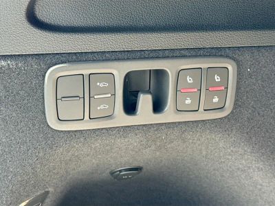 2026 Audi SQ7 — photo 11 view