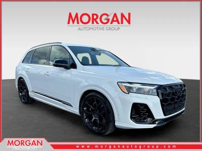 2026 Audi SQ7 Premium Plus in Glacier White Metallic — front three-quarter view