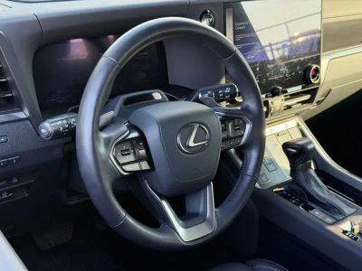2024 Lexus GX - Photo 17