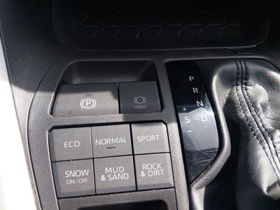 2024 Toyota RAV4 - Photo 17