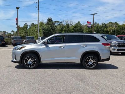 2018 Toyota Highlander - Photo 2