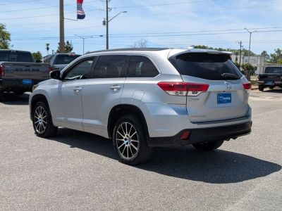 2018 Toyota Highlander - Photo 3