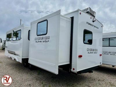 2026 Cherokee Alpha Wolf 33BH - Photo 5