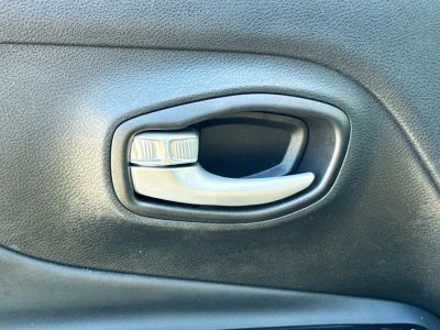2023 Jeep Renegade - Photo 13