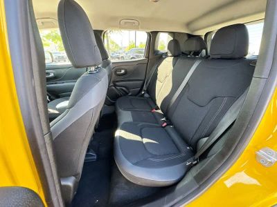 2023 Jeep Renegade - Photo 30
