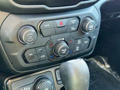 2023 Jeep Renegade - Photo 28