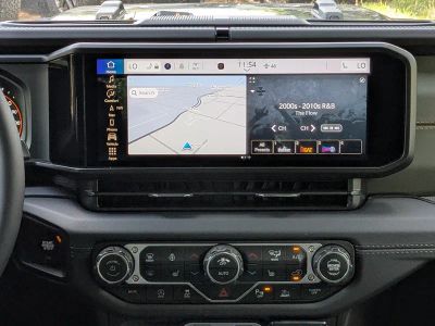 2026 Jeep Gladiator — photo 17 view