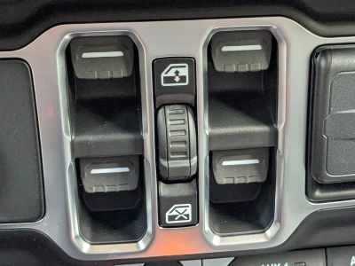 2026 Jeep Gladiator — photo 22 view