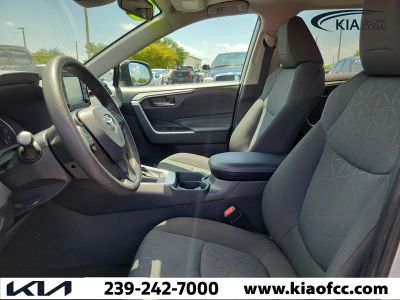 2021 Toyota RAV4 — photo 25 view
