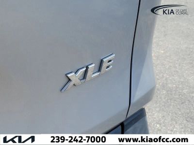 2021 Toyota RAV4 — photo 12 view