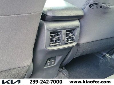 2021 Toyota RAV4 — photo 16 view