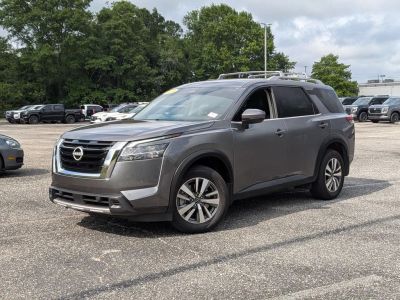 2024 Nissan Pathfinder SL in Gray — front three-quarter view