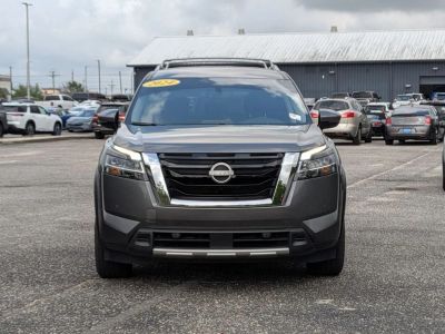 2024 Nissan Pathfinder — photo 8 view