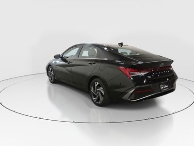 2025 Hyundai Elantra — detail view