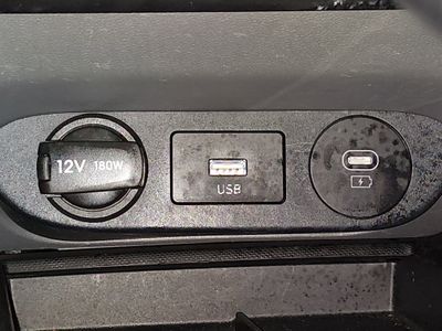 2025 Hyundai Elantra — photo 20 view