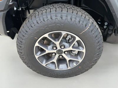 2026 Jeep Wrangler — photo 40 view