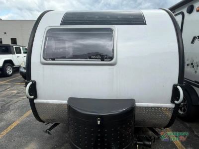 2019 nuCamp RV TAB 320 — rear three-quarter view