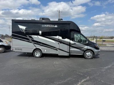 2025 Thor Motor Coach Compass - Photo 5