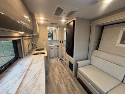 2025 Thor Motor Coach Compass - Photo 25