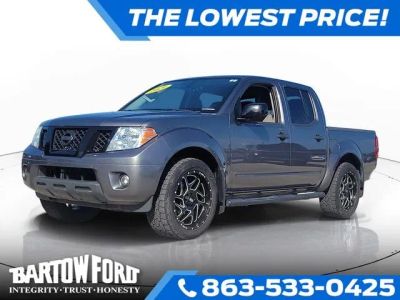 2021 Nissan Frontier SV 3.8 V6 in Gun Metallic — front three-quarter view