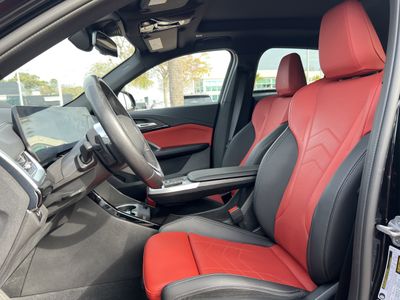 2026 Pre-Owned 2025 BMW X2 xDrive28i - Photo 16