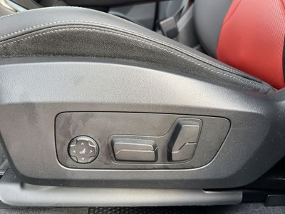 2026 Pre-Owned 2025 BMW X2 xDrive28i - Photo 37