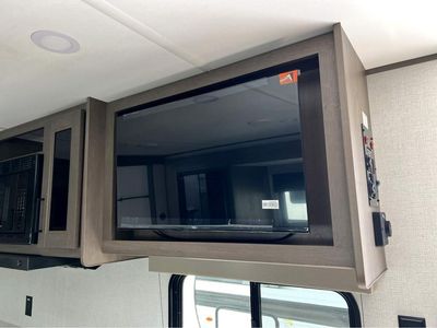2026 GRAND DESIGN TRANSCEND - Photo 11