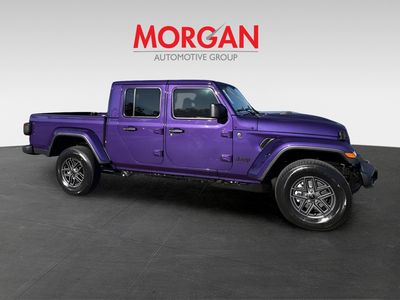 2026 Jeep Gladiator — photo 8 view