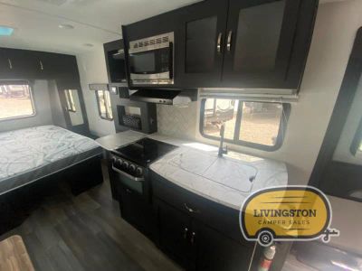 2022 Coachmen RV Freedom Express Ultra Lite - Photo 9