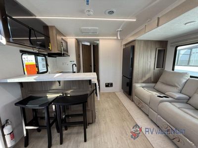 2026 Coachmen RV Freedom Express Ultra Lite - Photo 10