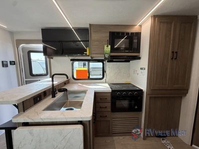 2026 Coachmen RV Freedom Express Ultra Lite - Photo 13